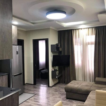Apartamento George-Groups Kutaisi Exterior foto